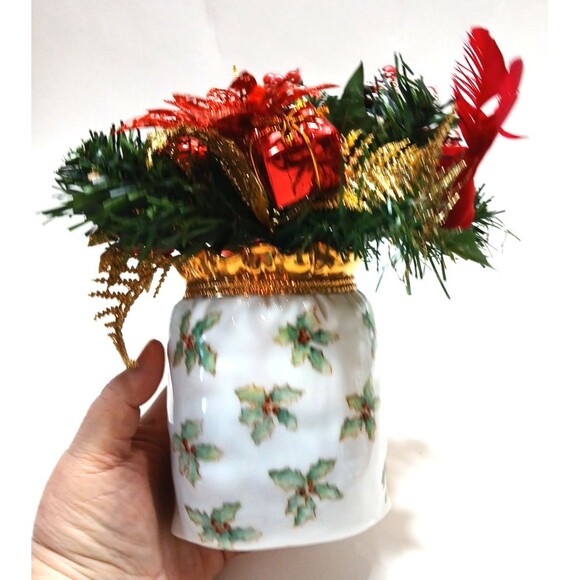 Christmas Holly Berry Vase Gold Tassel Decor Reds Greens Gold Floral Traditional - Picture 4 of 8